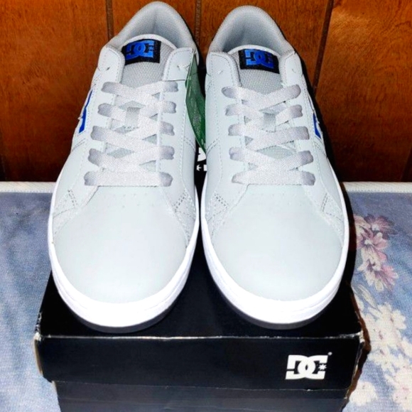 DC Striker Skate Shoes Sz (10) - Picture 4 of 6